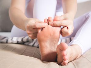 Pernah Mengalami Kram Pada Kaki Saat Tidur? Ini Penyebabnya Menurut Dokter