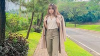 Kini, Indrayani Rusady kembali menjadi bahan perbincangan. Foto: Instagram Indrayani Rusady
