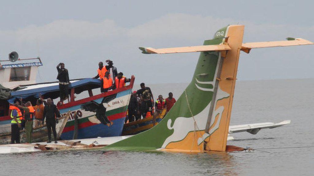 Kisah Nelayan Coba Selamatkan Pilot Pesawat Tanzania yang Jatuh