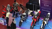Selain sepeda, mahasiswa ITS juga membuat motor listrik yang dipamerkan dalam pameran Innovation Expo (Tennovex) 2022 ini.