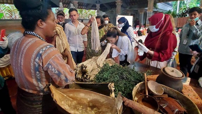 Mengenalkan Kearifan Lokal Bali pada Delegasi ASEAN Ditengah perhelatan G20 di Bali, para delegasi ASEAN juga diajak serta berkenalan dengan kearifan lokal pulau dewata. Tentunya ramah lingkungan sesuai dengan yang diagaungkan.