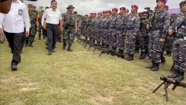 Menko Marves Luhut Binsar Pandjaitan meninjau Apel Gelar Pasukan Dalam Rangka Pengamanan VVIP KTT G20 2022. (Tangkapan Layar via Instagram @luhut.pandjaitan)