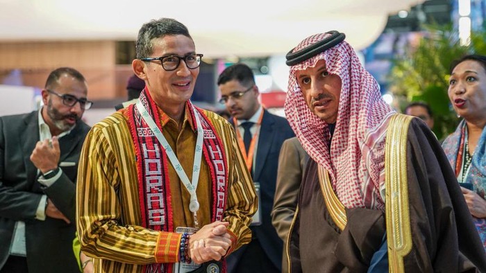 Sandiaga Dan Menpar Arab Saudi Bahas Umrah Dan Kereta Gantung Di Puncak 2595