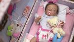 Super Realistis, Boneka-boneka Ini Mirip Bayi Sungguhan