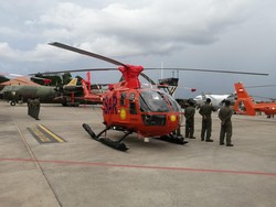 Helikopter milik tim SAR yang disiagakan sebagai pesawat evakuasi dalam G20 Bali. Foto: Nuranda Indrajaya/detikBali