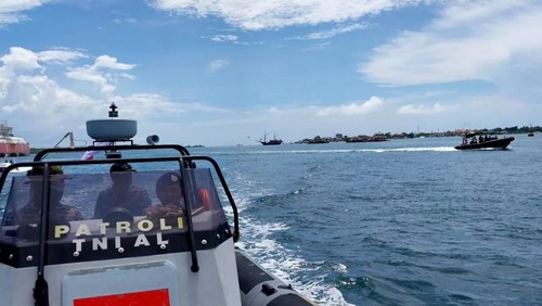Patroli TNI AL di Perairan Benoa.