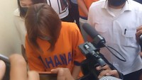 Kedua pemeran video mesim kebaya merah ditangkap di kawasan medokan/Foto: Praditya Fauzi Rahman