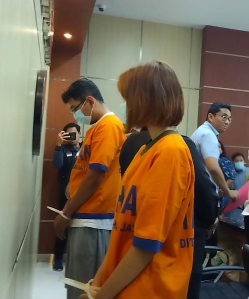 pemeran video kebaya merah di polda jatim