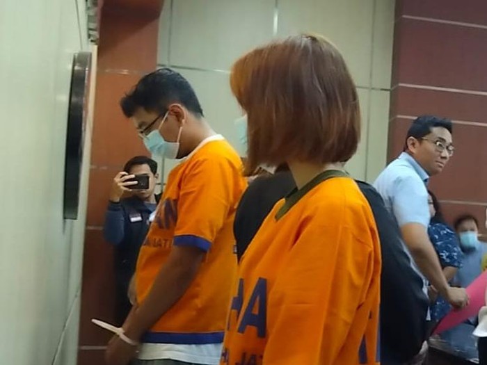 pemeran video kebaya merah di polda jatim
