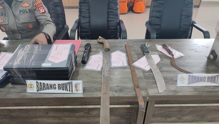Penampakan barang bukti pencurian SD di Bogor