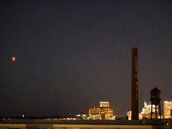 Penampakan Gerhana Bulan Total di Berbagai Negara