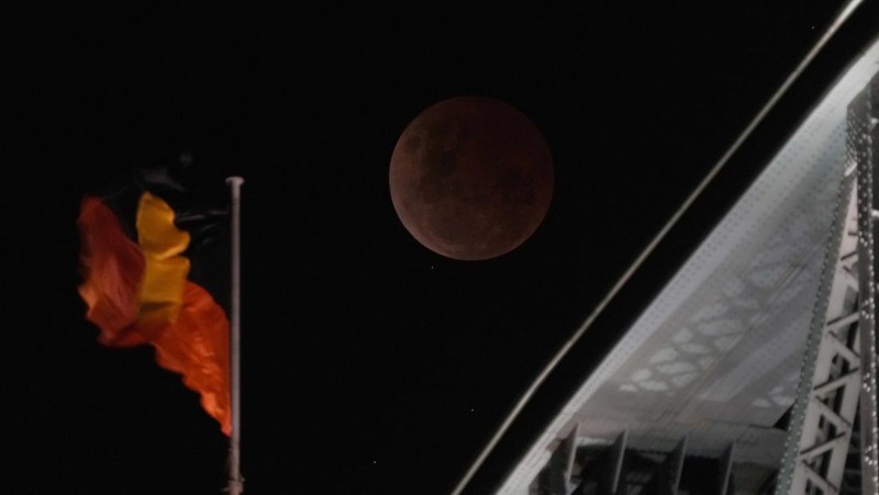 Gerhana bulan total dapat disaksikan di sejumlah negara. Ini deretan penampakannya.