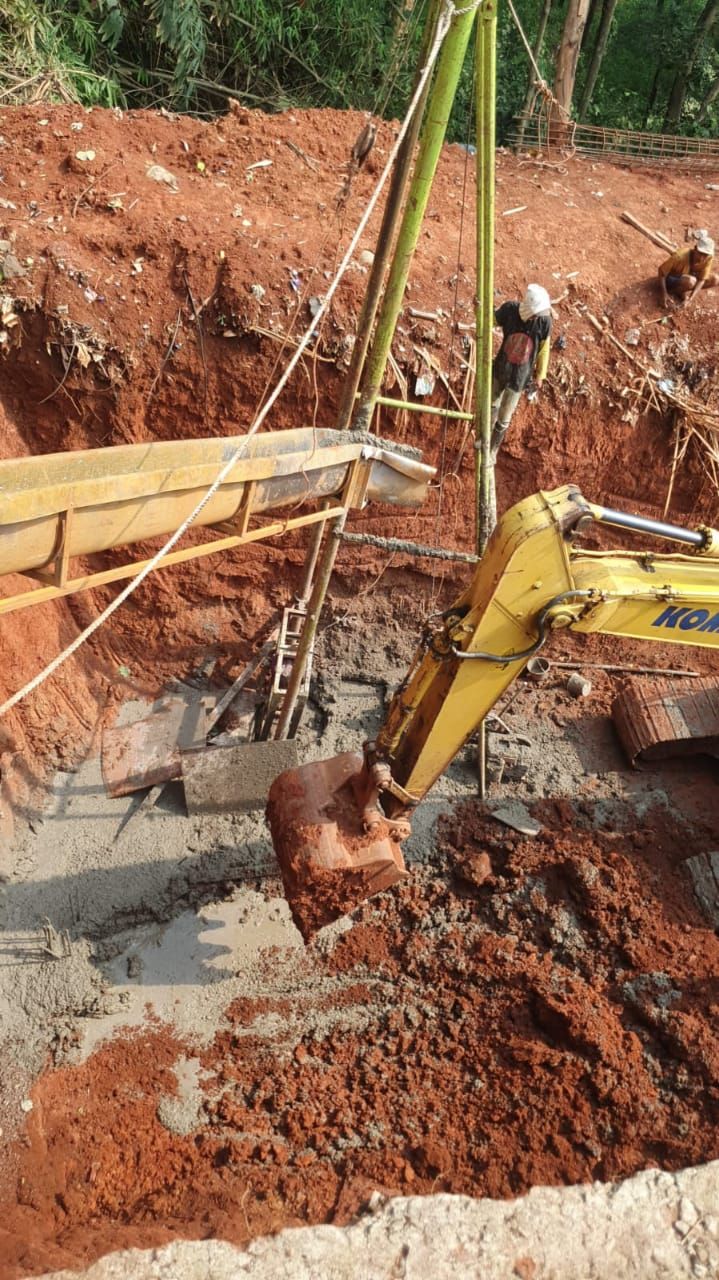 Pengecoran bore pile untuk membangun tembok penahan tanah di longsor Jl Pangkalan 1A, Kota Bekasi, 8 Novemer 2022. (Dok BMSDA Kota Tangerang)