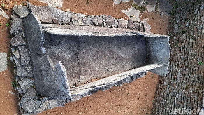 Peti kubur batu yang digunakan manusia purba kaki Gunung Ciremai