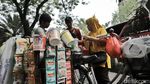 Potret PKL di Istiqlal Kucing-kucingan dengan Satpol PP