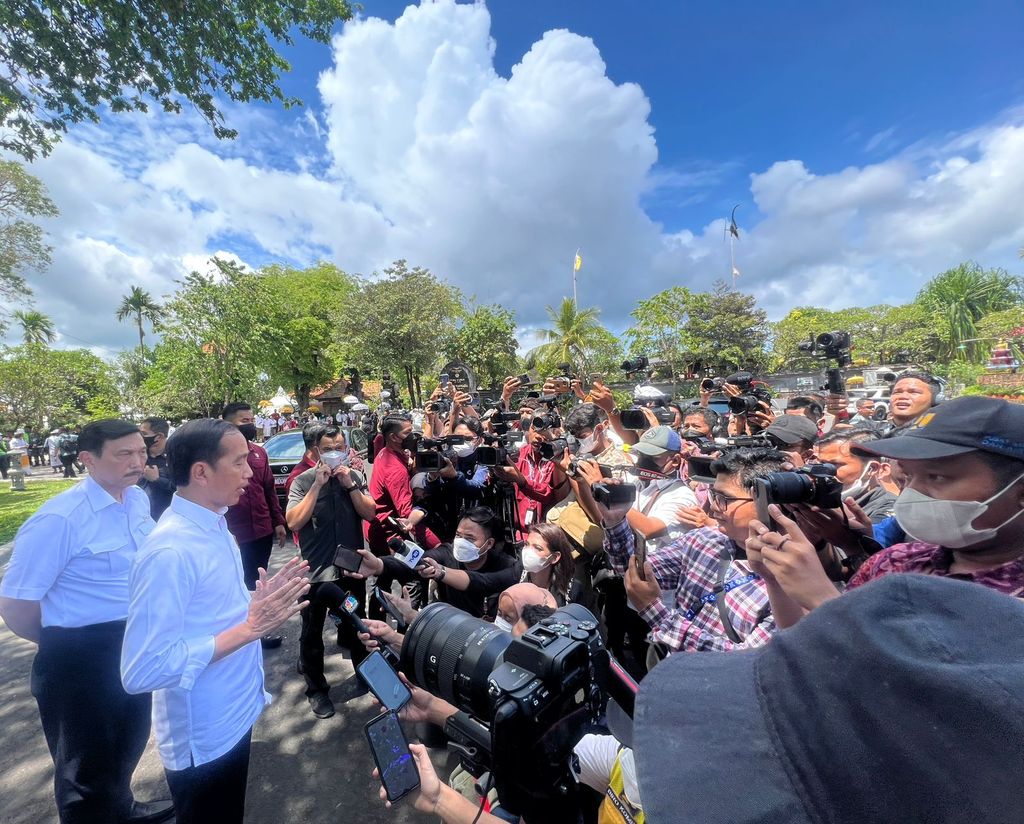 Presiden Joko Widodo (Jokowi) meninjau Taman Hutan Raya (Tahura) Ngurah Rai, Kota Denpasar, Selasa (8/11/2022).  Jokowi secara langsung sejumlah tempat yang akan dijadikan lokasi penyelenggaraan KTT G20. (Foto: Laily Rachev - Biro Pers Sekretariat Presiden)