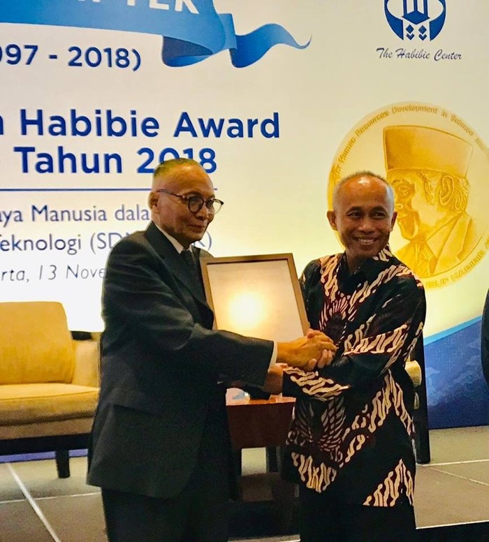 Prof Mikrajuddin, Guru Besar ITB peraih Habibie Award 2018