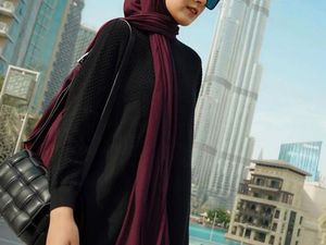 Baju Hitam Cocok Jilbab Warna Apa? Ini 10 Pilihan Agar Look Makin Stylish
