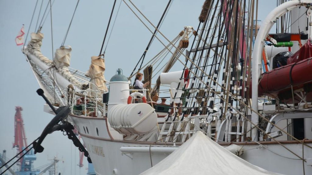 Setahun Berlayar, Kapal Statsraad Lehmkuhl dari Norwegia Sandar di Priok