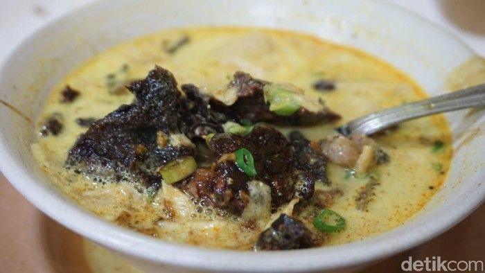 Soto betawi untuk makan siang