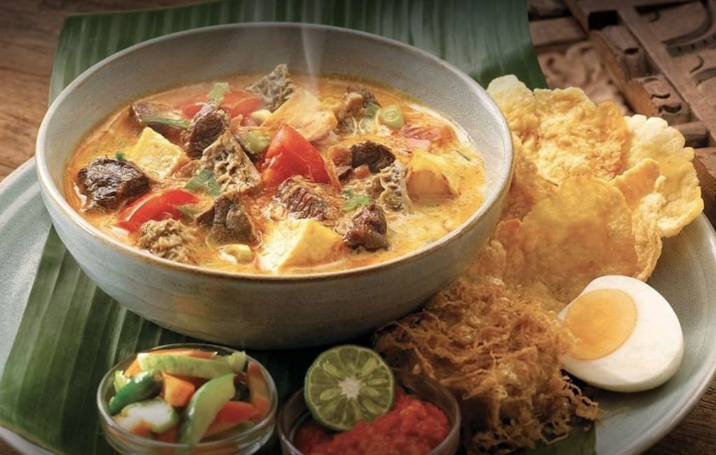 Soto betawi untuk makan siang