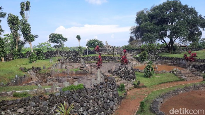 Suasana Situs Cipari yang menjadi lokasi pemukiman manusia di zaman megalitik.