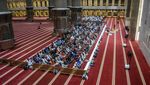 Umat Islam di Berbagai Kota Gelar Salat Gerhana Bulan