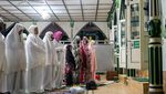 Umat Islam di Berbagai Kota Gelar Salat Gerhana Bulan