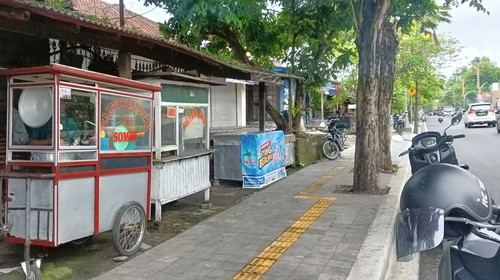 Warung di Nusa Dua, Badung, Bali.