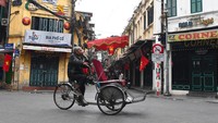 Urutan ke-4 ada negara Vietnam dengan Ibu kotanya Hanoi yang memiliki total populasi sekitar 95,5 juta orang dengan biaya hidup terendah yaitu US$ 500 juta per bulan.(Nhac Nguyen/Getty Images)
