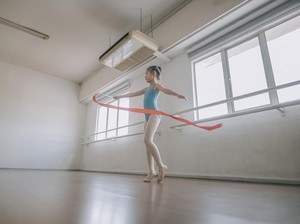 Apa itu Senam Ritmik? Sejarah, Unsur, Jenis Gerakan, dan Contoh