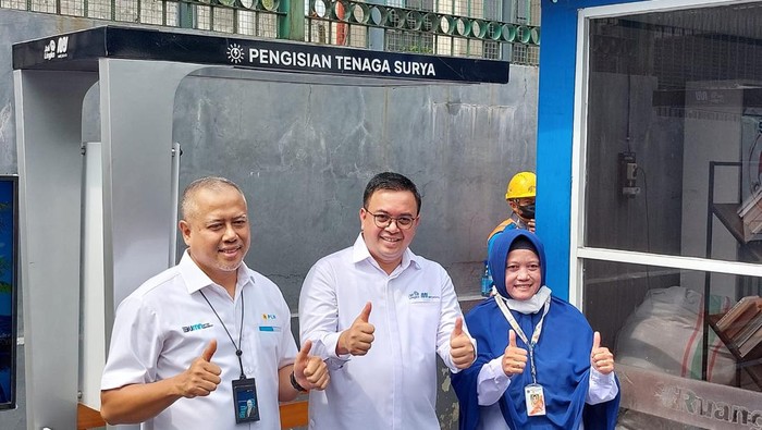 Ada ‘PLTS Mini’ di Dukuh Atas, Bisa buat Charge HP hingga Sepeda Listrik