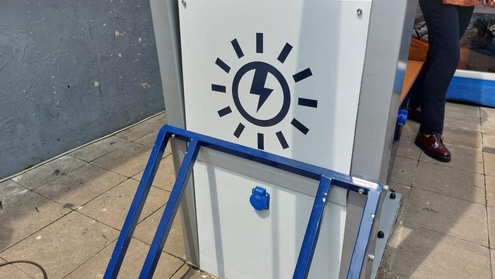 Ada ‘PLTS Mini’ di Dukuh Atas, Bisa buat Charge HP hingga Sepeda Listrik