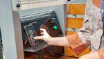 Ini Wujud PLTS Mini di Dukuh Atas buat Charge HP hingga Sepeda Listrik