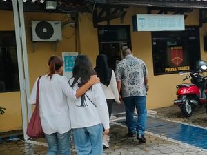 Siswi SMAN di Sragen Diduga Di-bully Guru gegara Tak Berjilbab