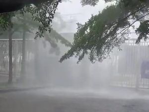 Fakta Talang Air Bocor di Balik Air Terjun dari Langit di Bekasi
