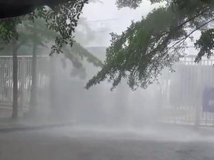 Fakta Talang Air Bocor di Balik Air Terjun dari Langit di Bekasi
