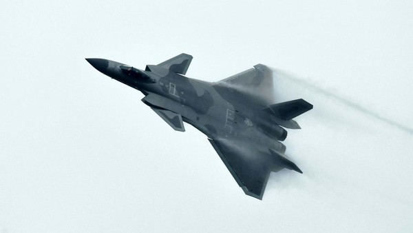 Atraksi Jet Tempur Siluman J-20 Meriahkan China Airshow