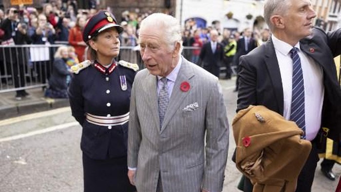 An egg that was thrown in the direction of Britains King Charles III during a ceremony at Micklegate Bar, is pictured on the road, during his visit to York, northern England on November 9, 2022 as part of a two-day tour of Yorkshire. - Micklegate Bar is considered to be the most important of Yorks gateways and has acted as the focus for various important events. It is the place The Sovereign traditionally arrives when entering the city. (Photo by James Glossop / POOL / AFP)