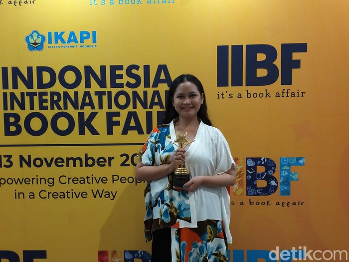 Chandra Bientang, Penulis Pendatang Baru yang Raih IKAPI Awards