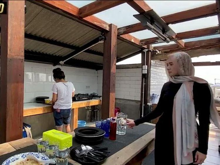 Bukan Kumuh, Ini Potret Dapur Ahmad Dhani yang Bergaya Vintage
