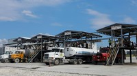 Kekurangan bensin dan solar telah menghentikan hampir semua kegiatan ekonomi, termasuk transportasi dan rumah sakit, dan memaksa banyak pemilik bisnis lokal untuk menutup operasinya.