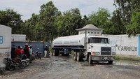 Beberapa bulan lalu koalisi geng G9 telah menggali parit dan mendirikan barikade untuk mencegah distribusi bahan bakar.