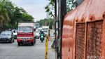 Duh, Parkir Alat Berat Ini Bikin Jalan Daan Mogot Makin Macet