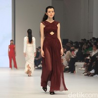 Rancangan terbaru Jeffry Tan di Jakarta Fashion Week 2023, bertempat di Pondok Indah Mall 3, Kamis [27/10/2022]. Foto: Ari Saputra/Detikcom.