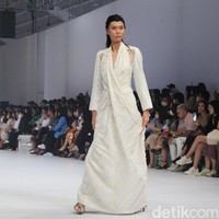 Rancangan terbaru Jeffry Tan di Jakarta Fashion Week 2023, bertempat di Pondok Indah Mall 3, Kamis [27/10/2022].  Foto: Ari Saputra/Detikcom.