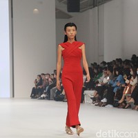 Rancangan terbaru Jeffry Tan di Jakarta Fashion Week 2023, bertempat di Pondok Indah Mall 3, Kamis [27/10/2022].  Foto: Ari Saputra/Detikcom.