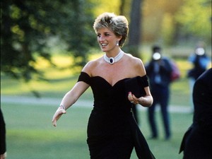 5 Fakta Revenge Dress, Gaya Ikonis Putri Diana di The Crown 5