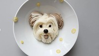 @sibatable adalah seorang pencinta anjing. Tak heran kalau kreasi seni makanannya banyak berbentuk hewan peliharaan yang pintar ini.