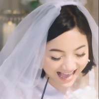 Terlihat begitu bahagia mendapat kejutan bridal shower, Glenca Chysara menyebut jika itu merupakan acara bridal shower impiannya. The bridal shower of my dreams tulis Glenca dalam unggahannya. Foto: Instagram/@glencachysara